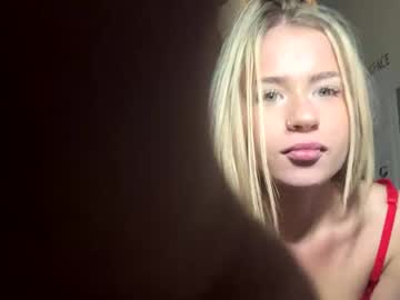 girl
        allanarey151 cam image #3790639
