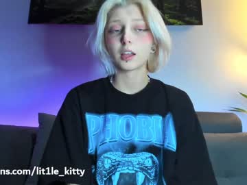 girl
        lit1le_kitty_ cam image #598169
