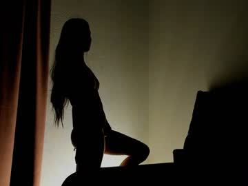 girl
        emilybatee cam image #860475