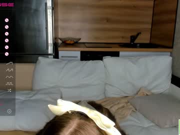 girl
        breeblanton cam image #2655299