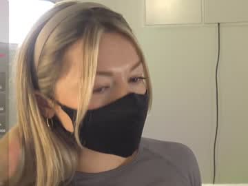 girl
        blondehottiek cam image #2085200