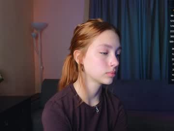 girl
        shirleywhitney cam image #1688887