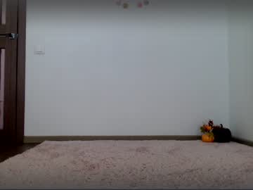 girl
        crystalnut cam image #101810