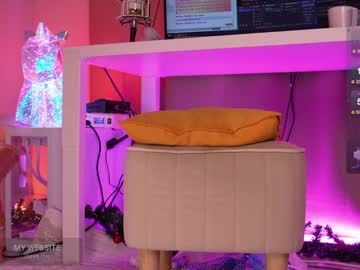 girl
        lil_eva cam image #2061332