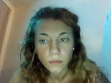 girl
        your_fav1 cam image #4553871