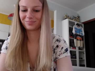 girl
        magic_couple13 cam image #1036279