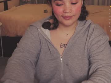 girl
        chery_lady22 cam image #1892354