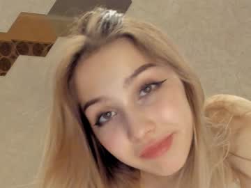 girl
        elizamaisy cam image #1775821