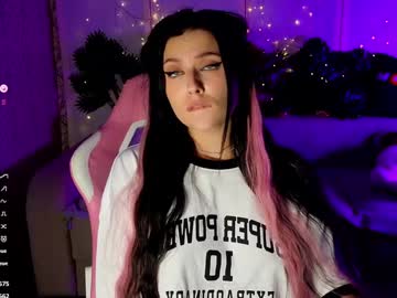 girl
        agara_romen cam image #3527114