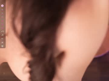 girl
        lau__1 cam image #4059827