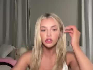 girl
        gracieparker cam image #4012349