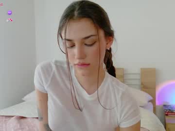 girl
        grettabenett_ cam image #4480716