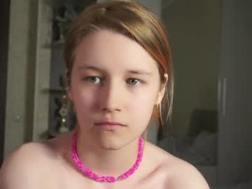 girl
        silviaharkey cam image #4114857