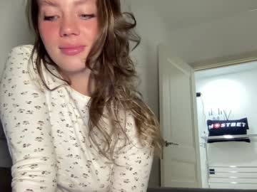 girl
        angel_from_sky cam image #3564761