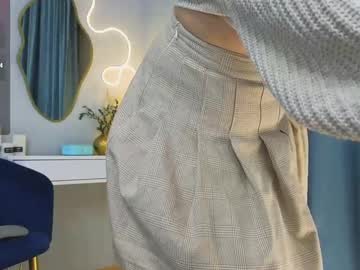 girl
        moonivy cam image #4200264