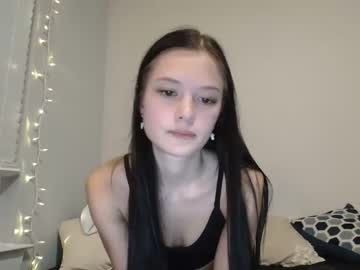 girl
        allyjordannn cam image #1579863