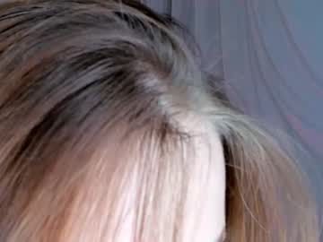 girl
        brittgoodie cam image #2153032