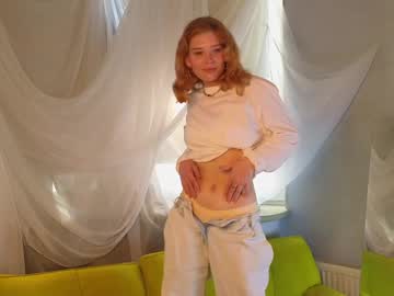 girl
        rowenabyron cam image #2873252