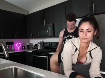 couple
        ari_lovexo cam image #1919071