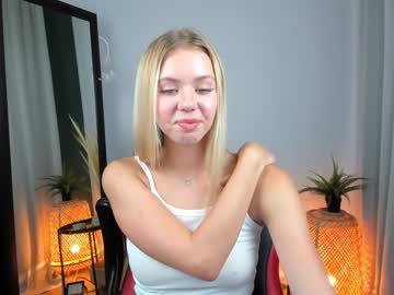 girl
        cassie_palmer cam image #1461843