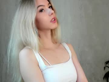 girl
        cuttie_spooky cam image #1769658