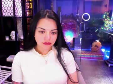 girl
        alma_pearl cam image #2902998