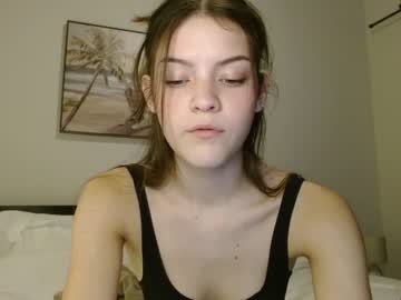 girl
        miafosterx cam image #2140413