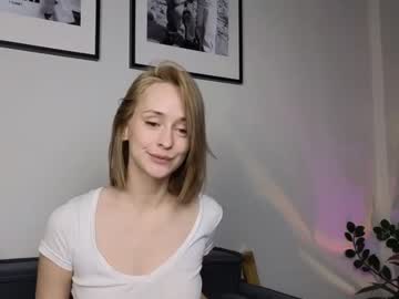 girl
        oliviablondie cam image #1808979