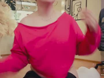girl
        chery_lady22 cam image #2993223