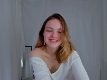 girl
        alice_tucci cam image #2899690
