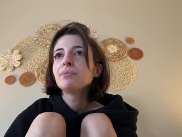 girl
        rosykindred cam image #3441457
