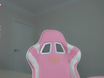 girl
        tiny__alice cam image #4377433