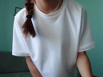 girl
        edlindrover cam image #3066469
