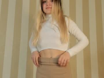 girl
        julydean cam image #996762