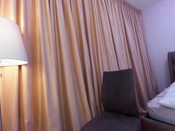 girl
        ehotlovea cam image #4318990