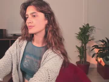 girl
        marmuse cam image #1474856