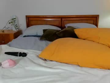 girl
        jsmine_ cam image #2211480