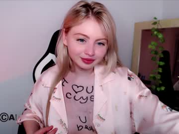 girl
        shy_blondiee cam image #579095