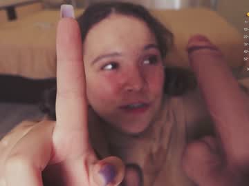 girl
        chery_lady22 cam image #1490231