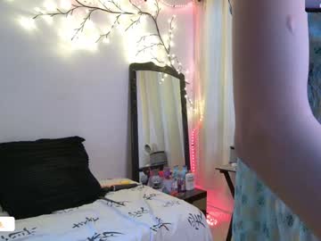 girl
        keygr05 cam image #3219387
