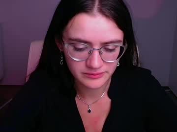girl
        ketrin_pirsss cam image #3433519