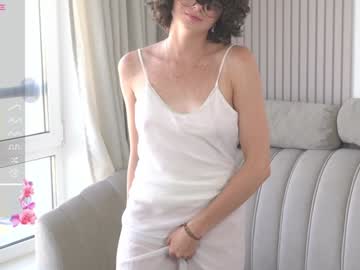 girl
        you_fell_in_love cam image #3319957