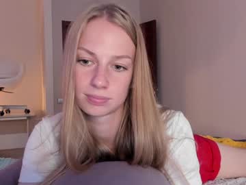 girl
        magic_couple13 cam image #3133617