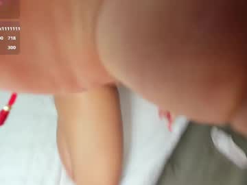 girl
        abigail_w cam image #4125325