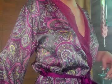girl
        angelina_new cam image #1595255