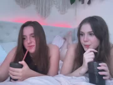 girl
        tiffany_samantha cam image #1728313