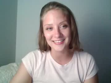 girl
        sallywalker2 cam image #1115651