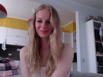 girl
        magic_couple13 cam image #1050664