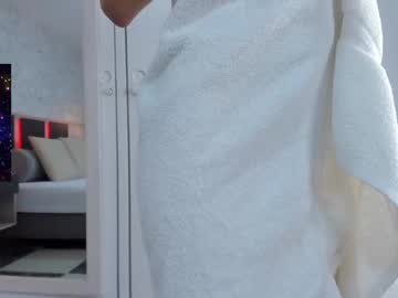 girl
        lili_foxy cam image #3527623