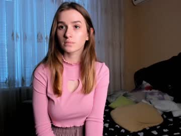 girl
        sylviawatson cam image #442890